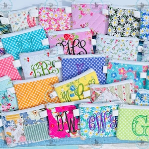 Cartera pequeña personalizada hecha a mano de tela de algodón acolchada con cremallera y pestaña para llavero / Cartera pequeña con cremallera y porta tarjetas acolchada con monograma /