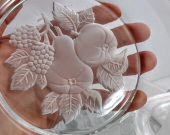 ONE Plate Imperial Glass Intaglio Fruits Cut Etched Pear Apple Raspberry Clear Glass Salad Appetizer Plate 8 1/8"