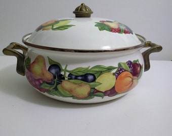 Vintage 8.75" Enamel  Fruit Regency Club Lincoware Cookware 3 Quart  Pot  With LidBy BlessedJunk