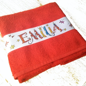 Handtuch mit Namen farbig, rotes Handtuch personalisiert , Weihnachtsgeschenk mit Namen , Farbiges Handtuch mit Namen, Rosirosinchen Red