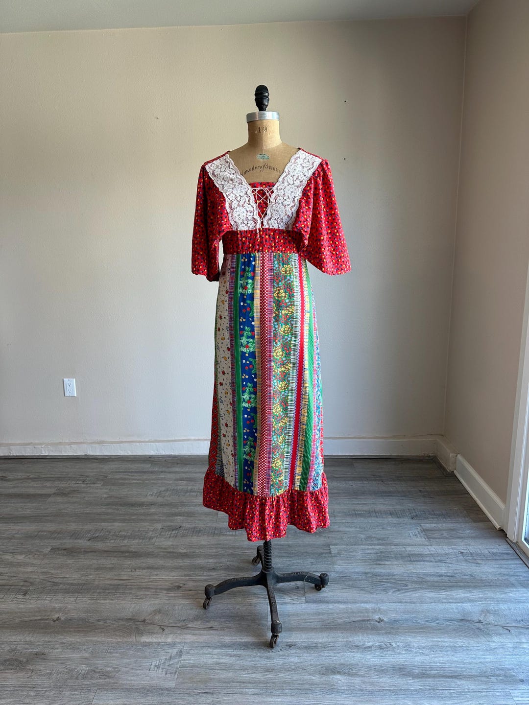 Vintage 1970s 70’s Gunne Sax Style Floral and Strawberry Print Dress ...