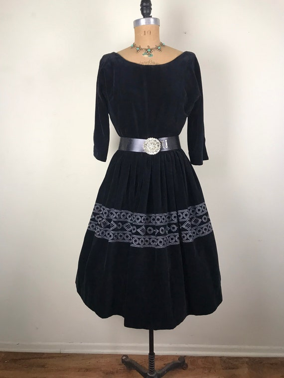 Vintage 1950s 50s Jonathan Logan embroidered blac… - image 2