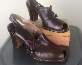 Vintage 1940s 40s Brown leather peep toe heels with side laces with acorns dead stock size 6 1/2