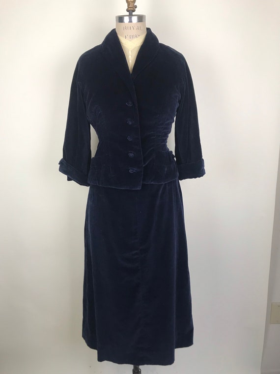 1950s 50s Blue velvet suit with novelty print lin… - image 2