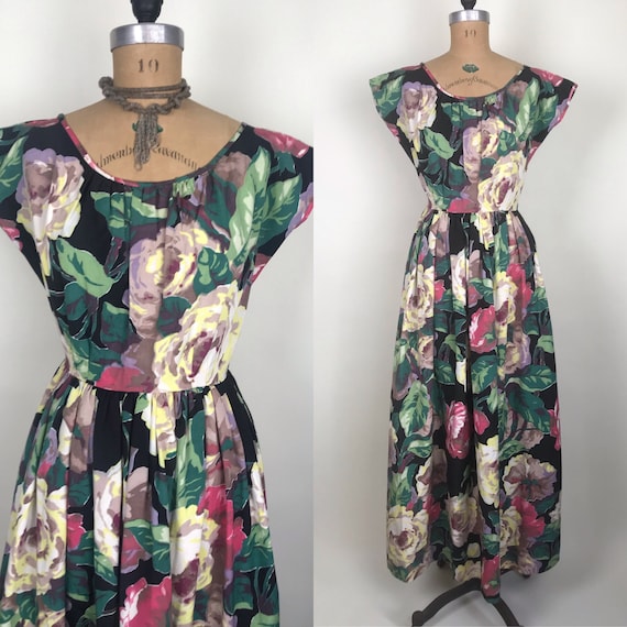 Vintage 1940s 40s Black Floral Rose Print Rayon F… - image 1