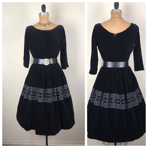 Vintage 1950s 50s Jonathan Logan embroidered blac… - image 1