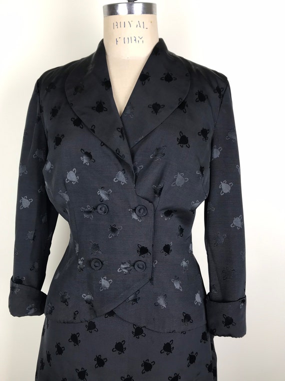 1940s 40s 1950s 50s Novelty print Rayon suit - image 10