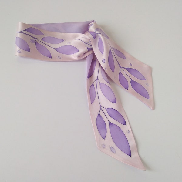 Écharpe fine en soie Cadeau fait main pour elle Foulard lilas peint à la main Écharpe pour cheveux violette, 2,5 pouces * 36 pouces Foulard court cadeau fait main