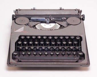 Hermes 3000 vintage typewriter with case and manual, serviced, ready to  write — Classic Typewriter Co.