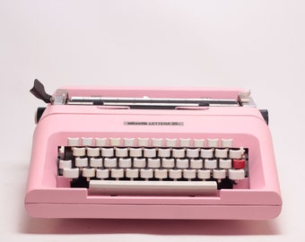 VENDITA! - Macchina da scrivere Olivetti Lettera 35 rosa, vintage, ottime condizioni, revisionata professionalmente