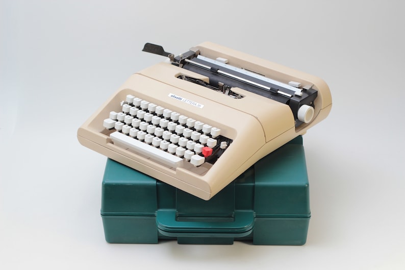 Working Typewriter Gift Vintage Manual Typewriter RARE Limited Edition Original Hard cases for Olivetti Lettera 35