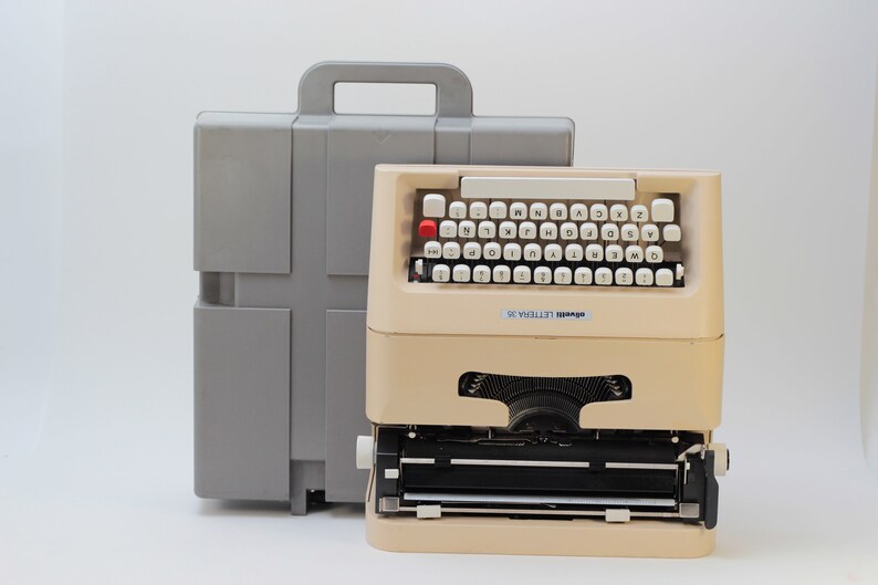 Working Typewriter Gift Vintage Manual Typewriter RARE Limited Edition Original Hard cases for Olivetti Lettera 35