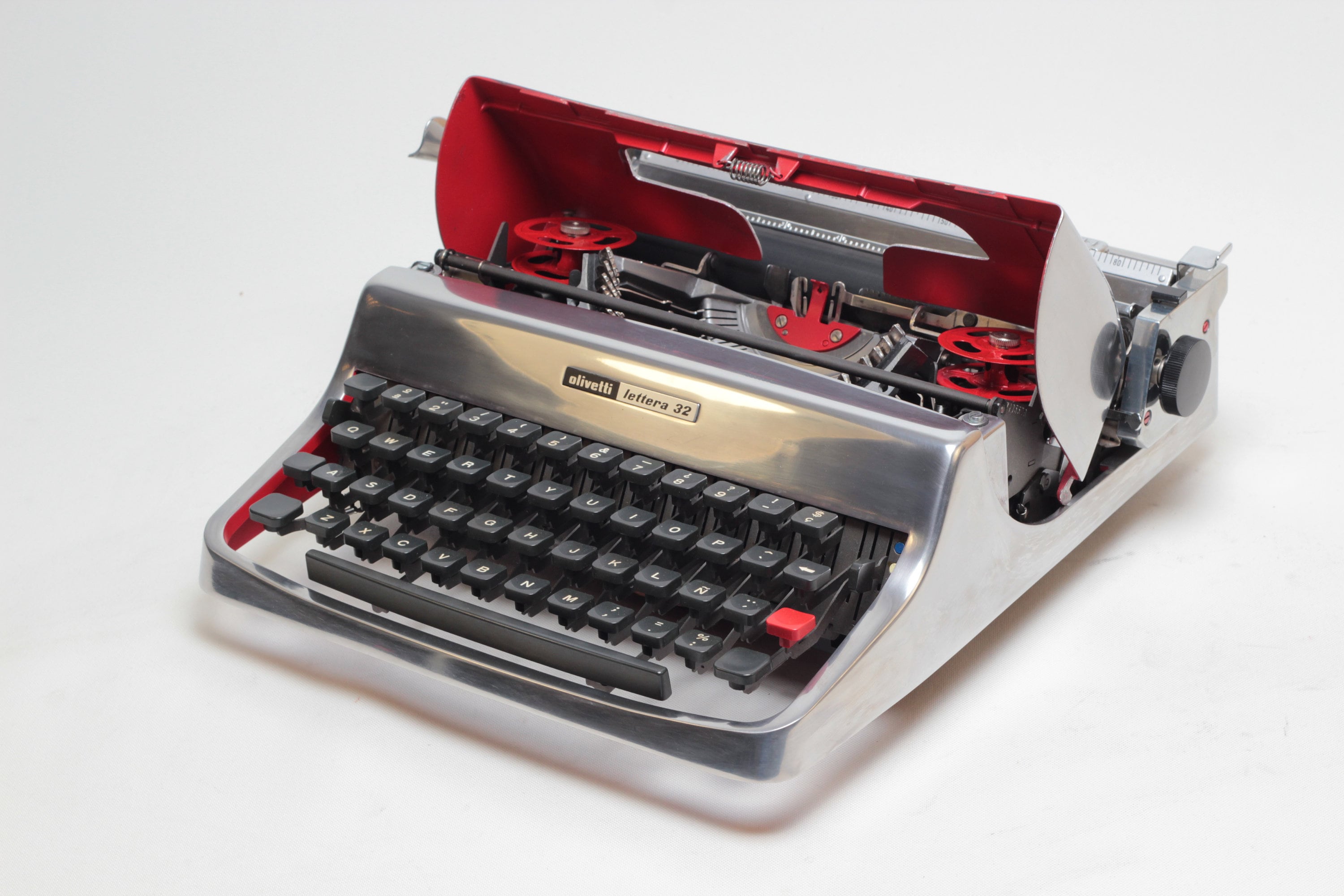 LIMITED EDITION OLIVETTI Lettera32 chromesilver mint condition