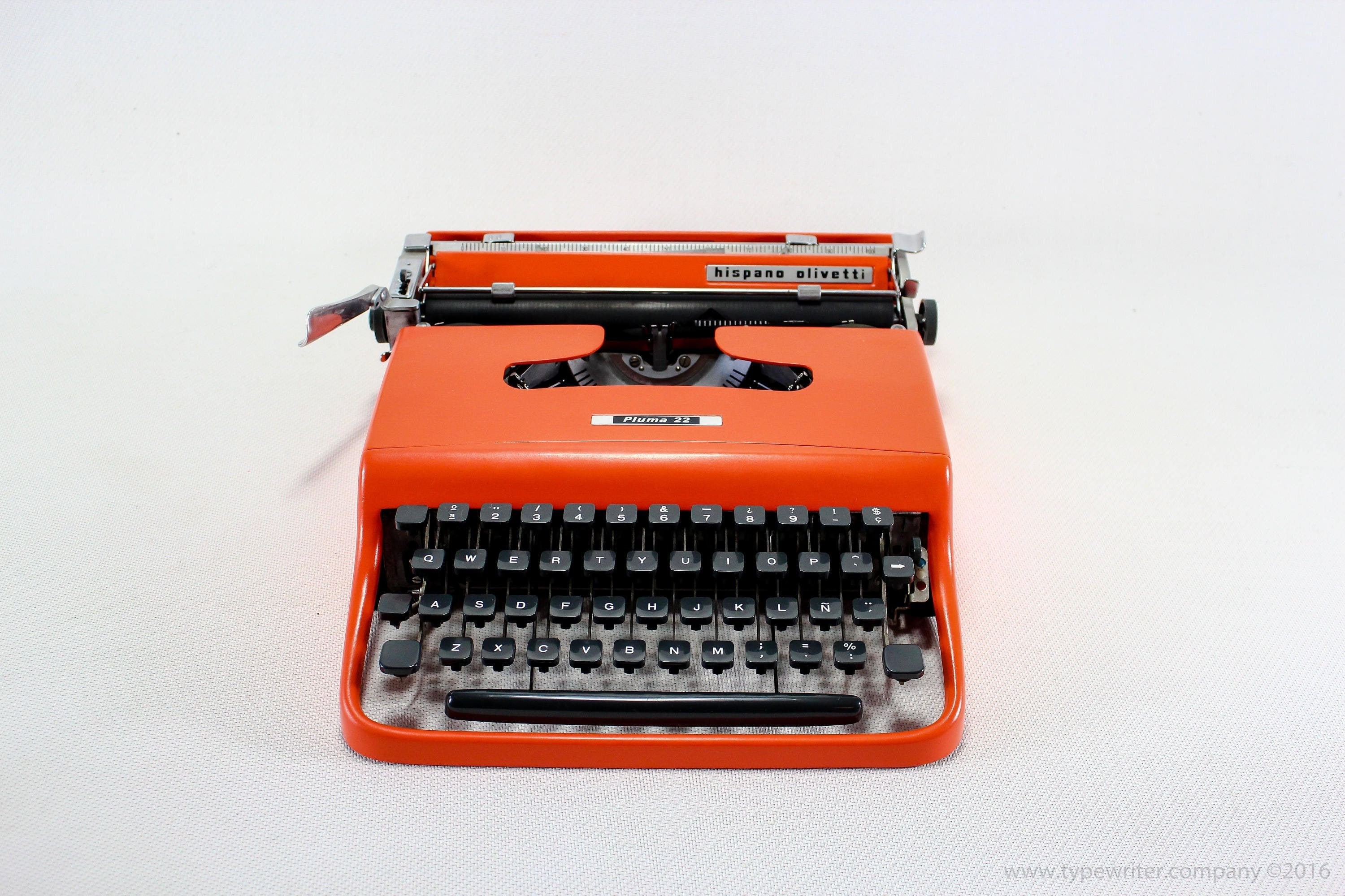 Olympia SM3 or SM4: Vintage Manual Typewriter with Case, Guarantee,  Lifetime Tradein Policy — Classic Typewriter Co.