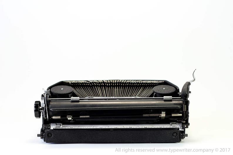 OLIVETTI ICO MP1 perfectly working vintage typewriter gift for a writer Professionally Serviced