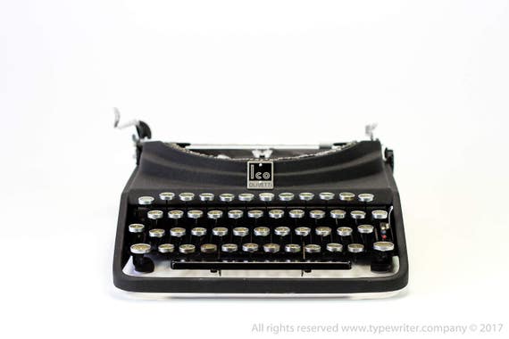 OLIVETTI ICO MP1 perfectly working vintage typewriter gift for a writer Professionally Serviced