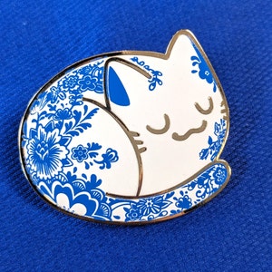 Porcelain Cat Pin (Hard Enamel)