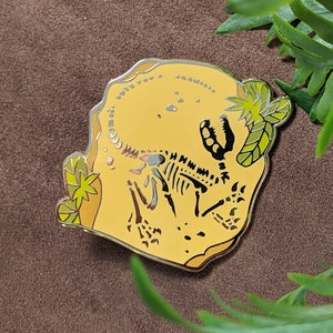 Velociraptor Pin (Hard Enamel)
