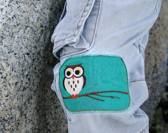 Cool owl iron-on patch for kids clothes. To mend them or just for fun.