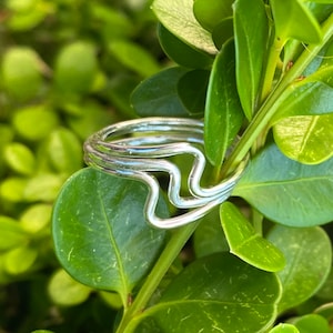 Wavy Zigzag Dainty Minimalist Silver Ring, Delicate Sterling Silver Ring Band for Knuckle Ring or Midi Ring or Stackable Ring