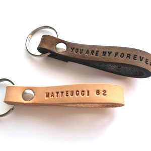 Custom Leather Keychain, Personalized Leather Keychain, Monogram Keychain, Anniversary Wedding Keychain, Gift for her or him, Christmas Gift
