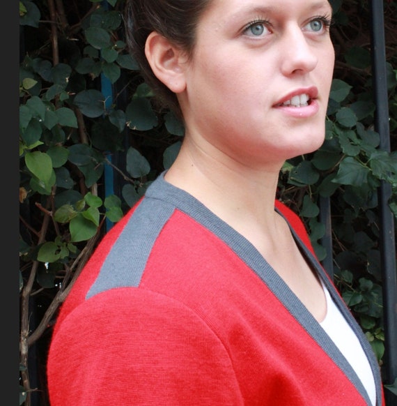 Red sweater - image 5