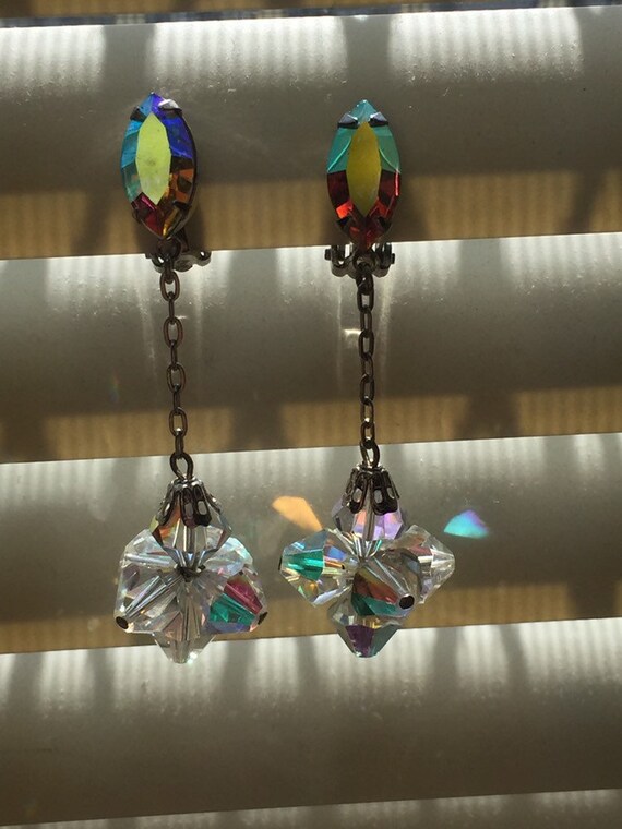 Dangling clip on earrings