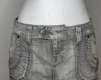 Vintage 2000's Low Rise Guess Jeans - 26