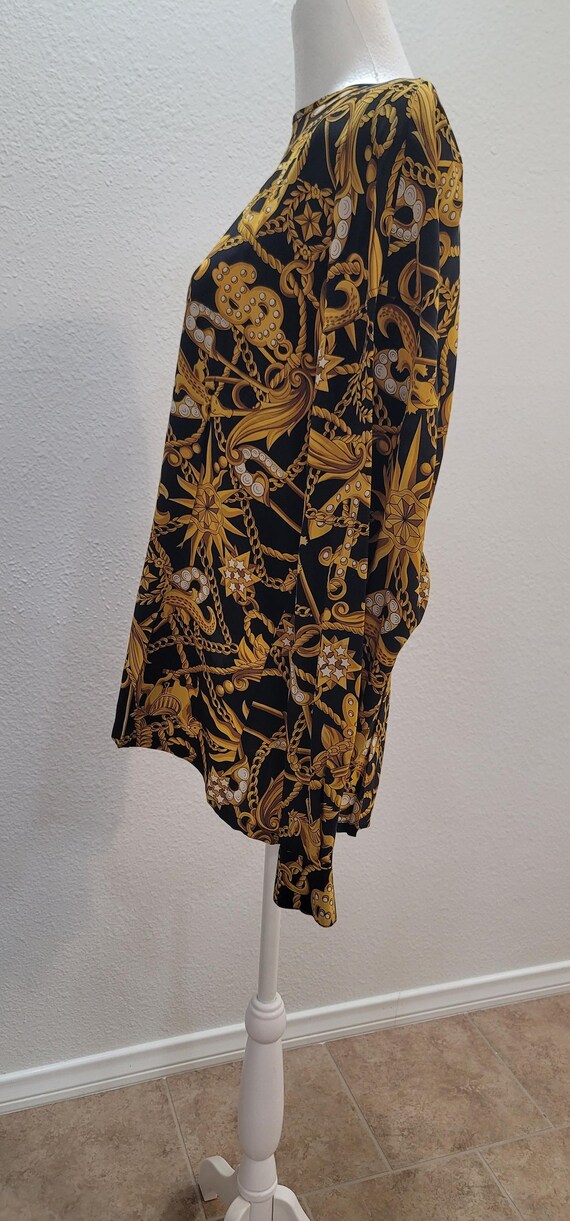 Fun blouse that buttons up in the back. - image 10