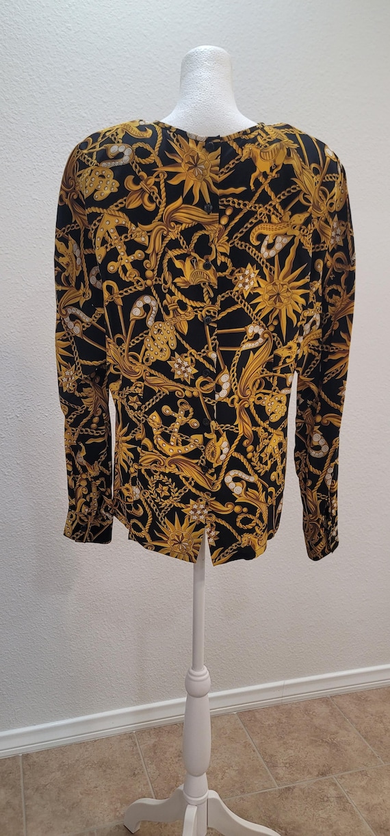 Fun blouse that buttons up in the back. - image 6