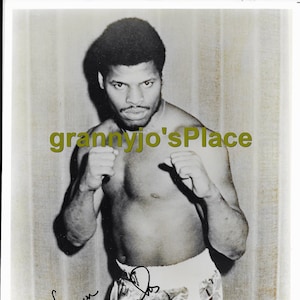 Original Hand Signed Autograph Boxing Photo of Leon Spinks