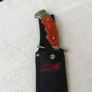 Frost Cutlery Combat Bowie Lâmina de aço marrom Cabo Pakkawood 15&quot;