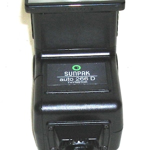 Sunpak Auto 266D Flash for Minolta/Ricoh TTL, Shoe Mount  New Old Stock  # Nancy