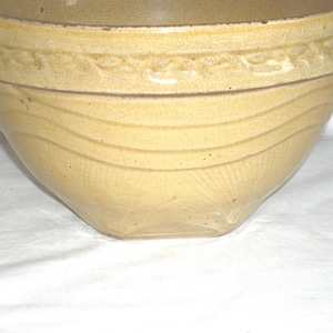 Vintage 1930&#39;s Nelson McCoy Yellow Ware #10 Mixing Bowl, 10.75&quot; Diamenter