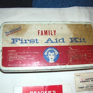 Vintage 1960&#39;s Sentinel Family First Aid Kit/ Metal Box & Contents