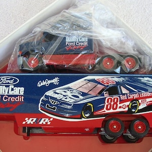 Winross Ford Credit Racing Diecast 1/64 Dale Jarrett #88 Truck/Trailer 1994