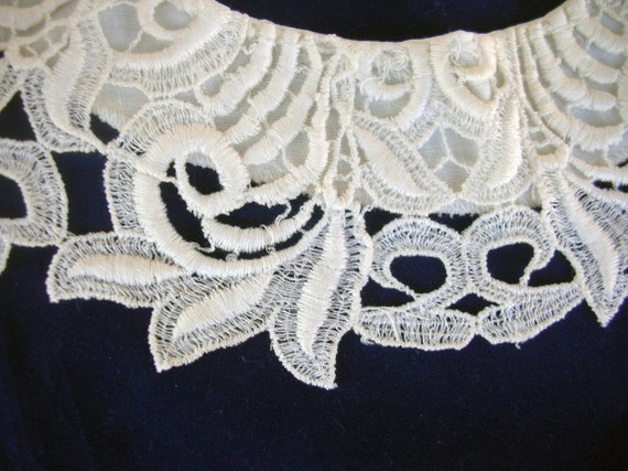 Lot of 2 Vintage 1930's Lace Collars, 1/w snap cl… - image 8