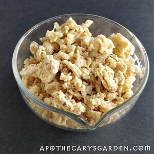 Resin extract of Frankincense Dalzielii.  For Solid perfumes, Cosmetics, Incense and Moustache wax.