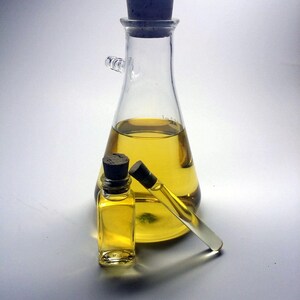 Civet oil, Genuine Ethiopian Civet oil-Perfume ingredient Musk-Perfume-Aphrodisiac-An Ethical & Sustainable Aromatic image 3