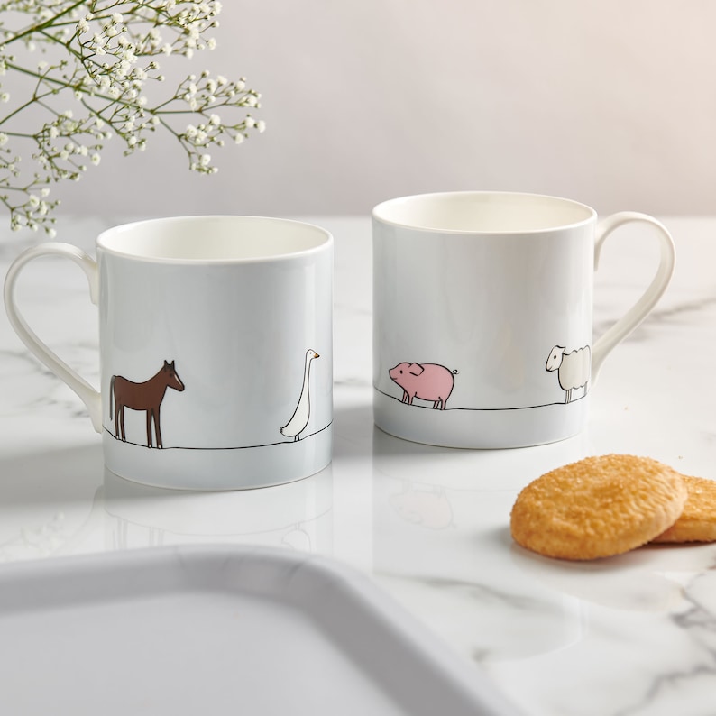 Taza grande de porcelana fina de la colección Farm con cerdo, oveja, caballo y pato en una sola taza, taza de lujo de fabricación británica para amantes de la granja.