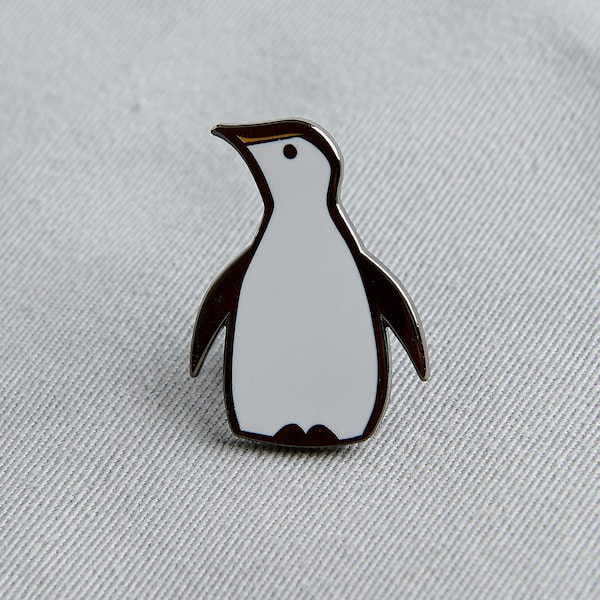 Pin en émail pingouin, épinglette en émail, épingle d’oiseau, cadeau pour l’amoureux de pingouin