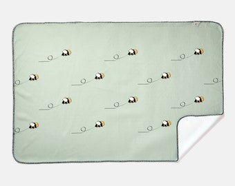 Bee Blanket in Light Green, Stylish Fleece Blanket for Bee Lovers