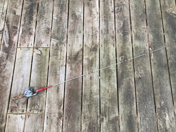 Vintage Hiawatha Fishing Rod & Baitcaster Reel, 1940s Fishing Pole Display - Etsy Vintage Hiawatha Fishing Rod & Baitcaster Reel, 1940s Fishing Pole Display - Etsy