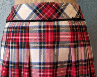 90's Pendleton Wool Window Pane Plaid Pleated Skirt Size Medium 8-10 Red, White, Black