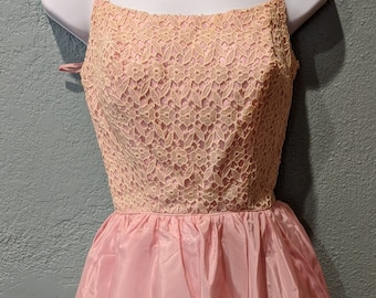 Authentic 1960's College Party Dress Pink Taffeta & Crochet Lace Fitted bodice Flare skirt Size Small Prom/Wedding/Garden Party