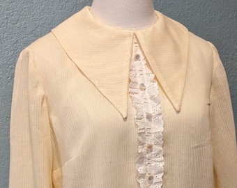 The Fashion Mood is soft touches of Ruffles & buttons 1970's Blouse Size L Handmade 38" Chest, pointed collar, long set in sleeves