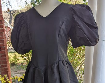 Black Taffeta Victorian Gothic Ball Bridesmaid Gown Size XL Puffy Sleeves Dropped waist High Low Skirt Net Under skirt Ball or Costume dress