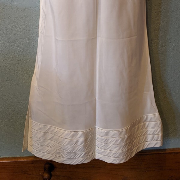 Beautiful Vintage Late 1950's Saramae Half Slip Size Petite  A Long slip w/ side slits and four panel Stitched bottom Accent
