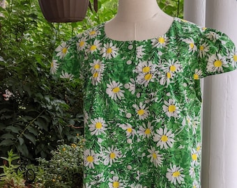 1970 Floral Smock Top Size Large Handmade from vintage pattern Big Yellow & White daisies smock top pair it w/white hip hugger bell bottoms