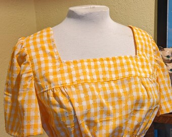 1970's Yellow & White gingham midriff Top Handmade Size Medium Loose fitting short smock top elastic at midriff.